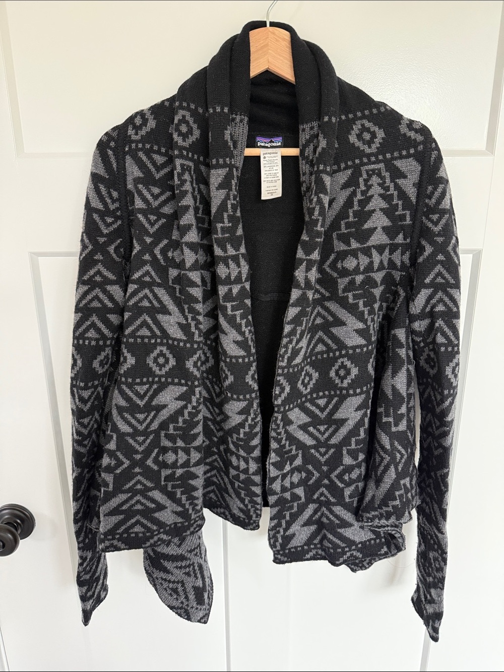 Patagonia Black & Gray Geometric Open-Front Cardigan